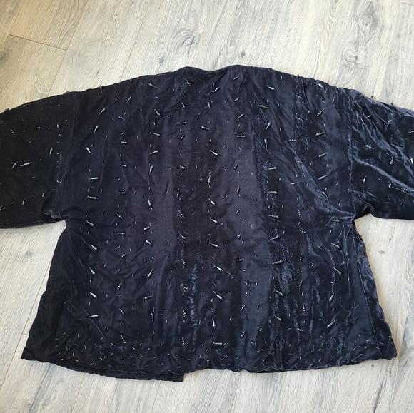Topshop Velvet Beaded Padded Short Kimono Black {US size 10} - Picture 14 of 16